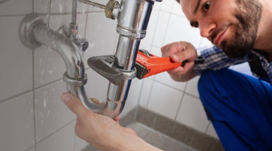 Expert burst pipe repair services in McCune, KS